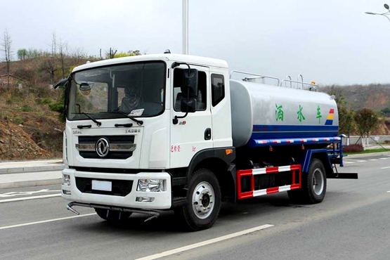 怎樣排除灑水車柴油機過早、過遲的噴油現(xiàn)象？